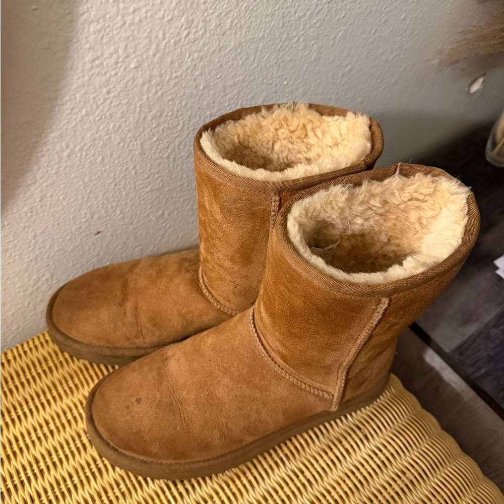 Ugg Mini - image 2